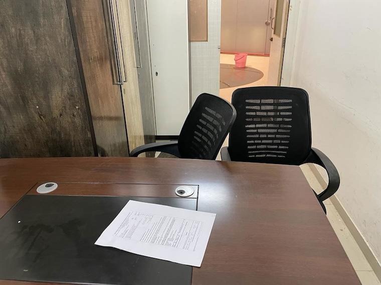 Team Area, malad west Commercial Office Space 100 Sq.Ft. In Malad West Mumbai 9780741