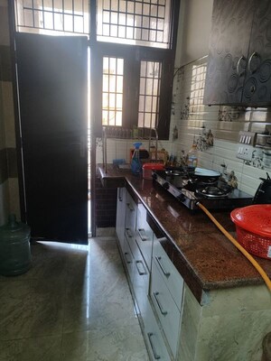 Kitchen in 1.5 BHK Builder Floor at RWA Apartments Sector 30, Sector 30 – for Rent