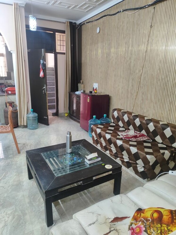 Bedroom, rwa-apartments-sector-30 1.5 Bedroom 850 Sq.Ft. Builder Floor In Sector 30 Noida 9813483