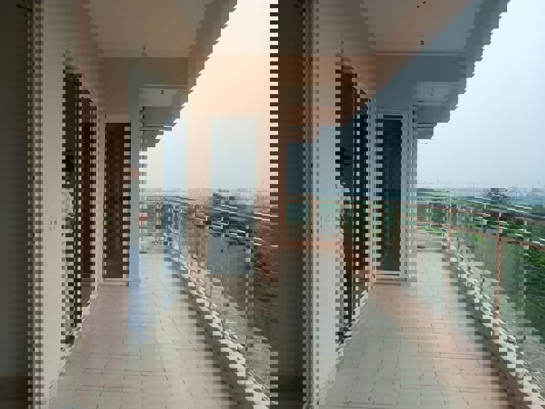 3.5 BHK + Servant Room 2280 Sq.Ft. Apartment in Gaur Sportswood