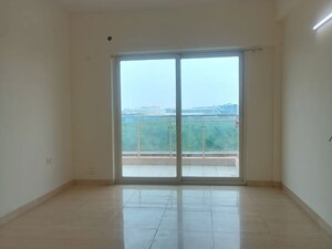 Room in 3.5 BHK Apartment at Gaur Sportswood, Sector 79 – for Rent