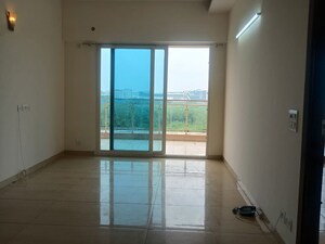 Room in 3.5 BHK Apartment at Gaur Sportswood, Sector 79 – for Rent