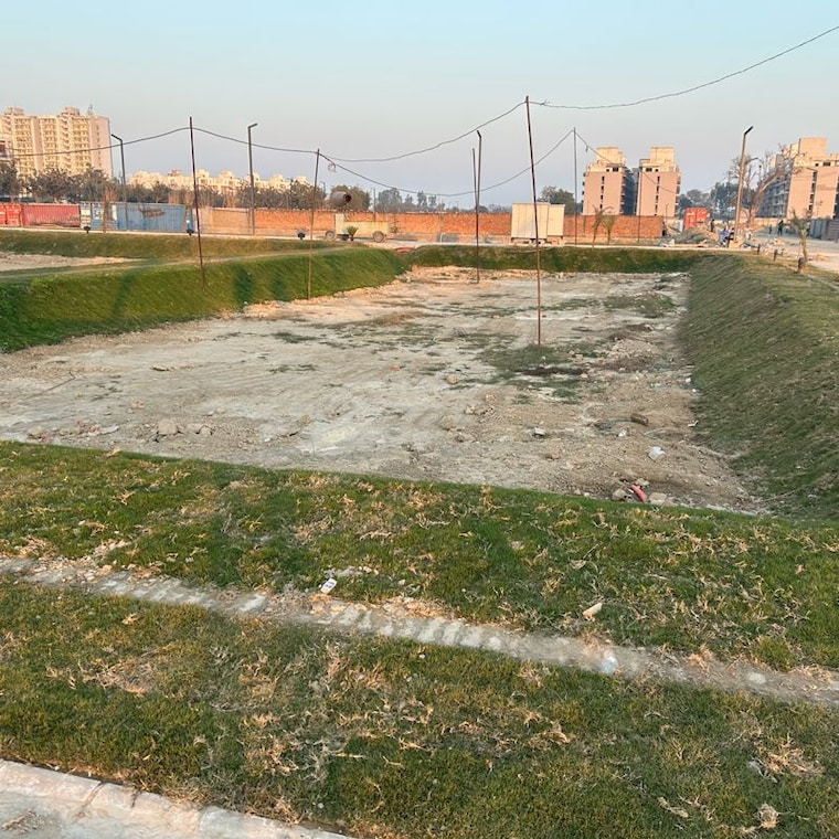 Garden, sector 63  120 Sq.Yd. Plot In Sector 63 Sonipat 9813523