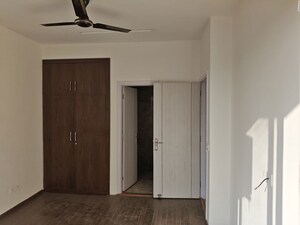 Room in 3 BHK Apartment at BPTP Astaire Gardens, Sector 70a – for Rent