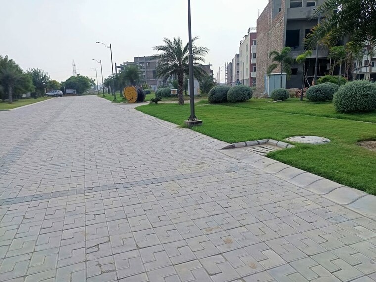 Exterior View, hlp-palmillas  150 Sq.Yd. Plot In Vip Road Zirakpur 9813530