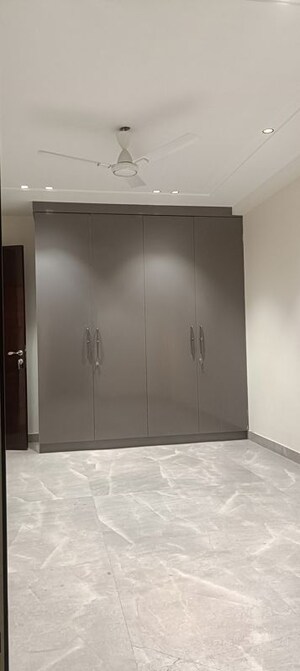 Room in 4 BHK Builder Floor at Agcr Enclave – for Sale