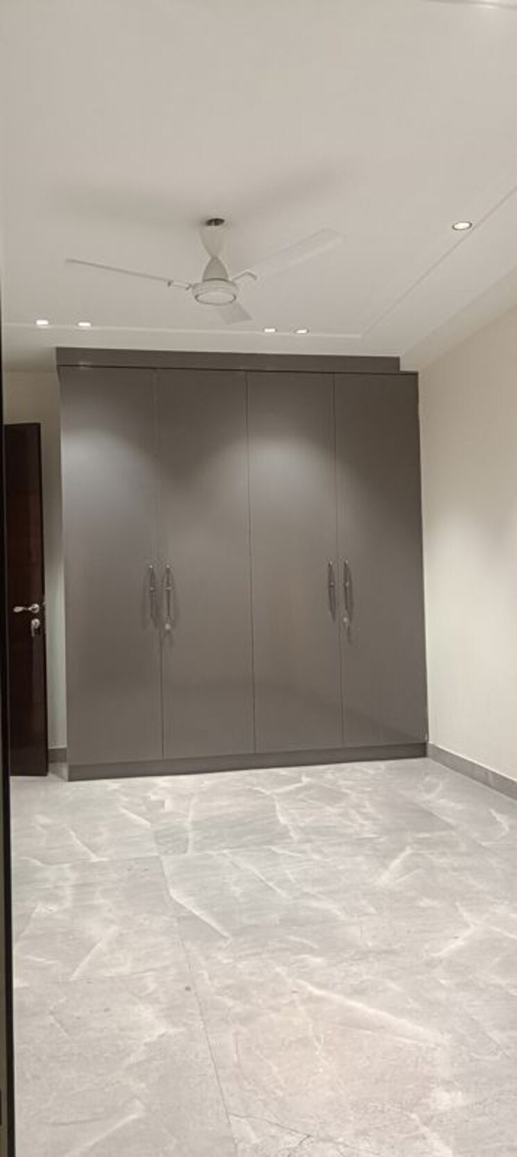 Room, agcr enclave 4 Bedroom 2475 Sq.Yd. Builder Floor In Agcr Enclave Delhi 9813542