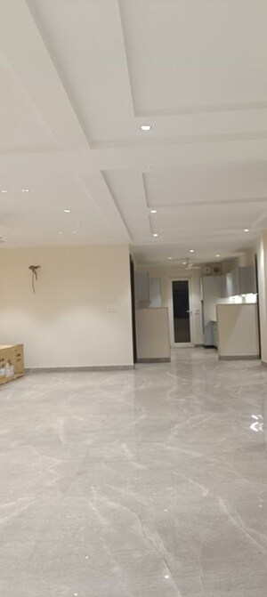 Room in 4 BHK Builder Floor at Agcr Enclave – for Sale