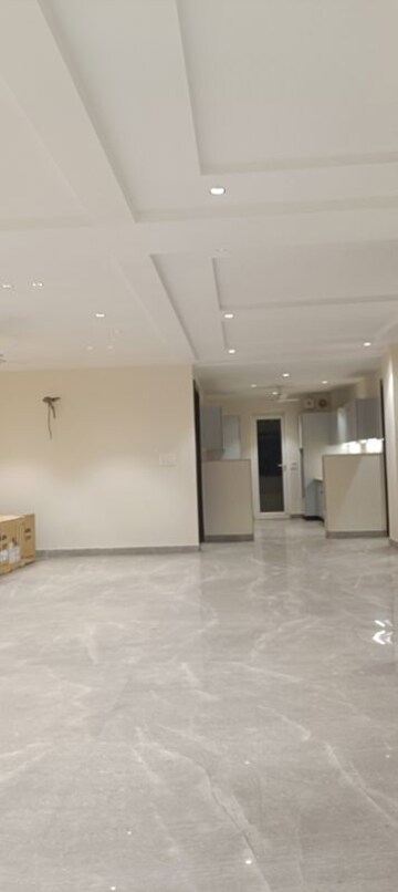 Room in 4 BHK Builder Floor at Agcr Enclave – for Sale