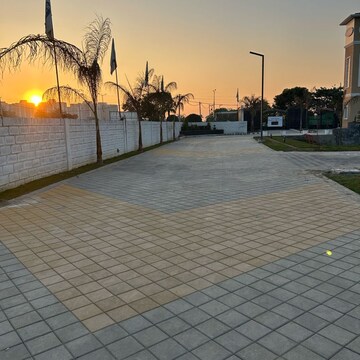  Plot For Sale in Sector 63