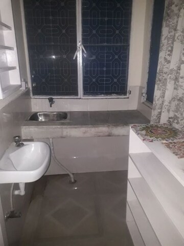 Master Bedroom in Studio Builder Floor at Varun Enclave, Sector 28 – for Rent