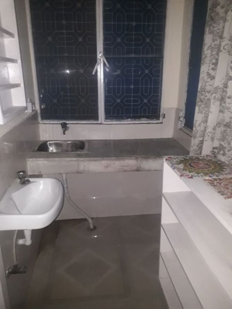 Master Bedroom, varun-enclave Studio 410 Sq.Ft. Builder Floor In Sector 28 Noida 9813553