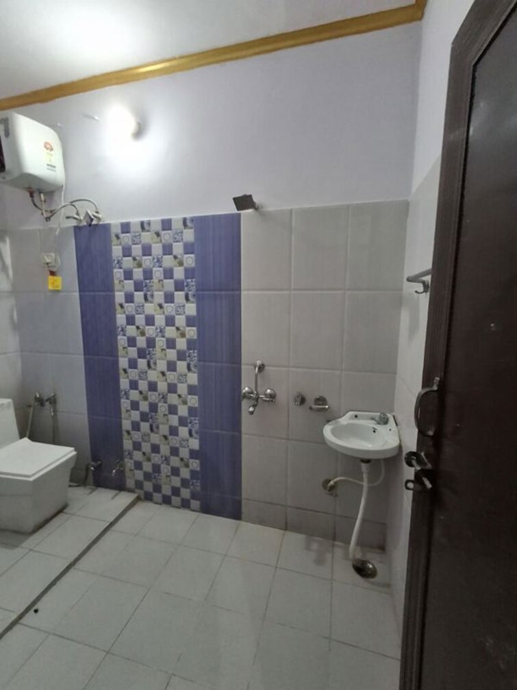 Bathroom, hari om nagar 2 Bedroom 1200 Sq.Ft. Independent House In Hari Om Nagar Lucknow 9813551