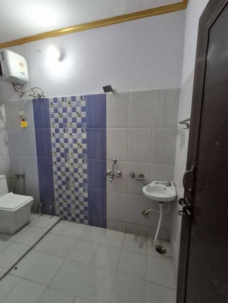 Bathroom, hari om nagar 2 Bedroom 1200 Sq.Ft. Independent House In Hari Om Nagar Lucknow 9813551