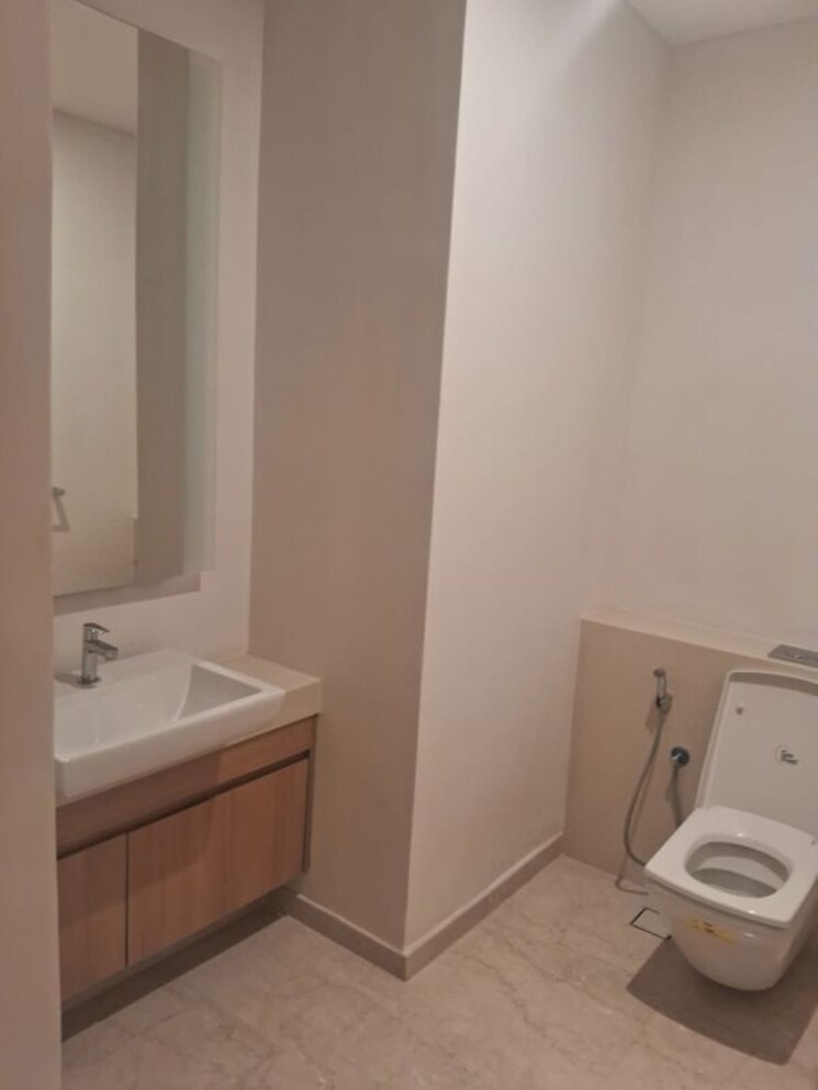 Bathroom, embassy-lake-terrace 4 Bedroom 4440 Sq.Ft. Apartment In Hebbal Bangalore 9813576