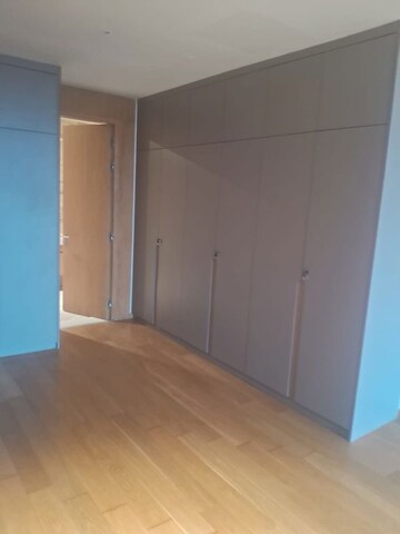 Room in 4 BHK Apartment at Embassy Lake Terrace, Hebbal – for Rent