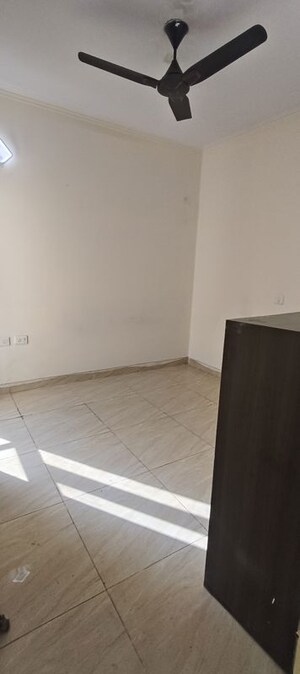 Room in 2 BHK Apartment at Gaur City-2, Gaur City 2 – for Rent