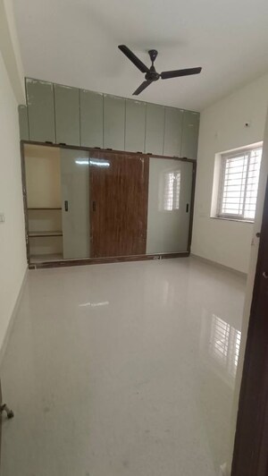 Room in 2 BHK Apartment at Kondapur – for Rent