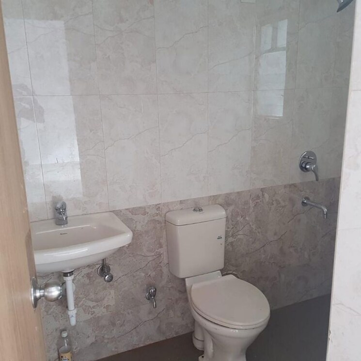 Bathroom, kumar-primavera 2 Bedroom 721 Sq.Ft. Apartment In Sainath Nagar Pune 9813627