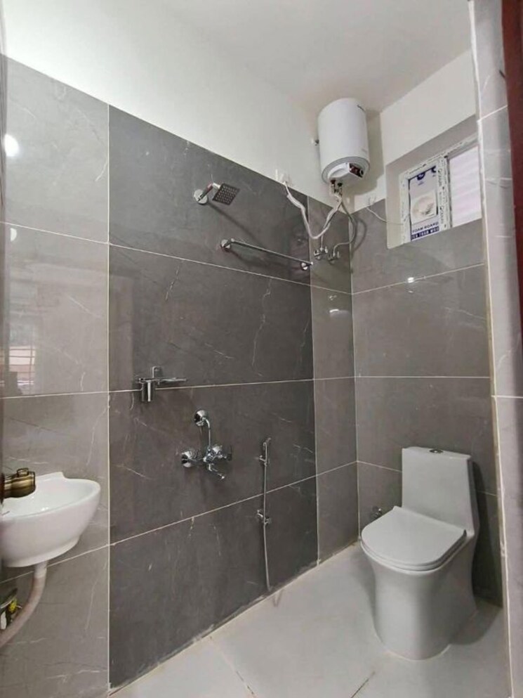 Bathroom, kondapur 1 Bedroom 650 Sq.Ft. Apartment In Kondapur Hyderabad 9813631