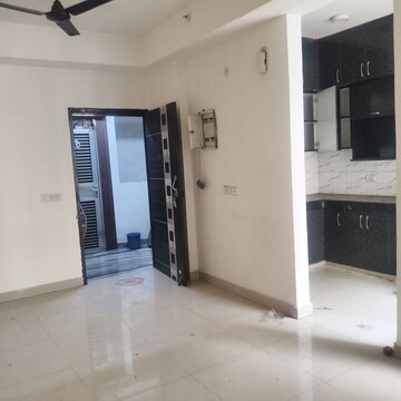 Room in 3 BHK Apartment at Gaur City-2, Gaur City 2 – for Rent
