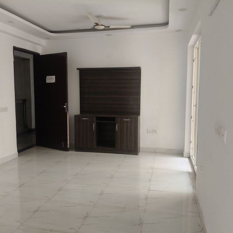 undefined, gaur-city-2 3 Bedroom 1250 Sq.Ft. Apartment In Gaur City 2 Greater Noida 9813635