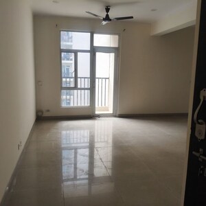 Room in 3 BHK Apartment at Gaur City-2, Gaur City 2 – for Rent