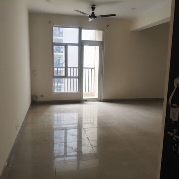 Room in 3 BHK Apartment at Gaur City-2, Gaur City 2 – for Rent