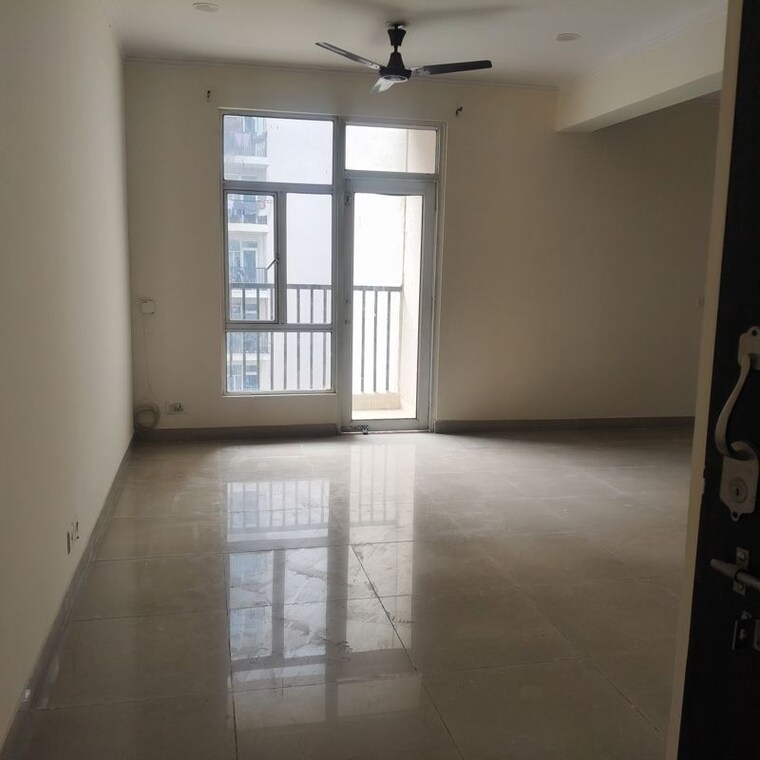 Room, gaur-city-2 3 Bedroom 1250 Sq.Ft. Apartment In Gaur City 2 Greater Noida 9813635