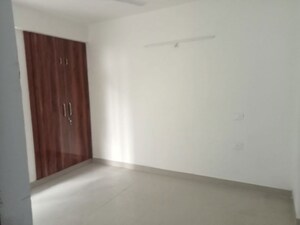 Room in 2 BHK Apartment at Panchsheel Greens II, Sector 16 Greater Noida – for Rent