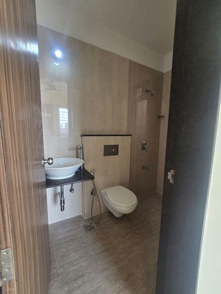 Bathroom, vasant-fiona 3 Bedroom 1000 Sq.Ft. Apartment In Pokhran Road No Two Thane 9813534