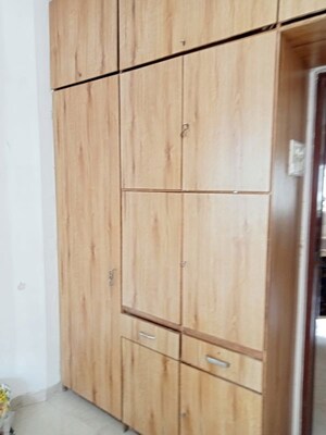 Furnished Amenities in 2 BHK Apartment at Poonam Apartments Worli, Worli – for Rent