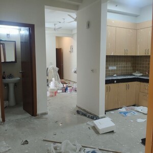 Room in 2 BHK Apartment at Mahagun Mywoods, Sector 16c Greater Noida – for Rent