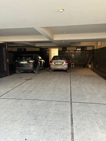Parking in 3 BHK Builder Floor at Sushant Lok 2, Sector 57 – for Rent