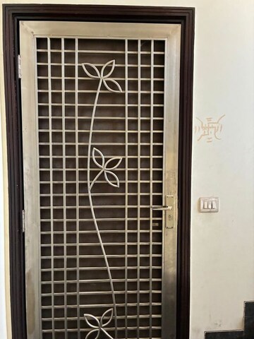 Building Lobby in 3 BHK Builder Floor at Sushant Lok 2, Sector 57 – for Rent