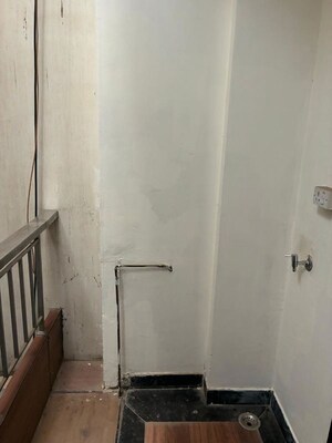 Bathroom in 3 BHK Builder Floor at Sushant Lok 2, Sector 57 – for Rent