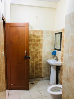 2 BHK + Pooja Room Builder Floor For Rent in Ansal Sushant Floors