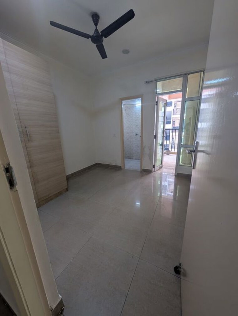 undefined, gaur-city-2-11th-avenue 3 Bedroom 871 Sq.Ft. Apartment In Sector 16c Greater Noida Greater Noida 9813657