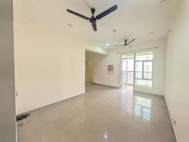 Room, gaur-city-2-11th-avenue 3 Bedroom 871 Sq.Ft. Apartment In Sector 16c Greater Noida Greater Noida 9813657