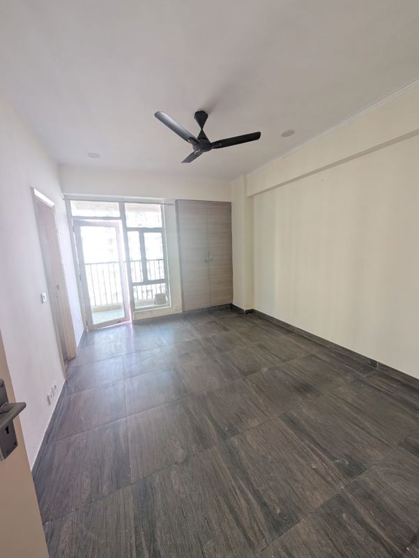 3 BHK 871 Sq.Ft. Apartment in Gaur City 2 - 11th Avenue