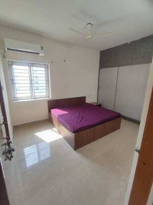 Room in 3 BHK Apartment at Kondapur – for Rent