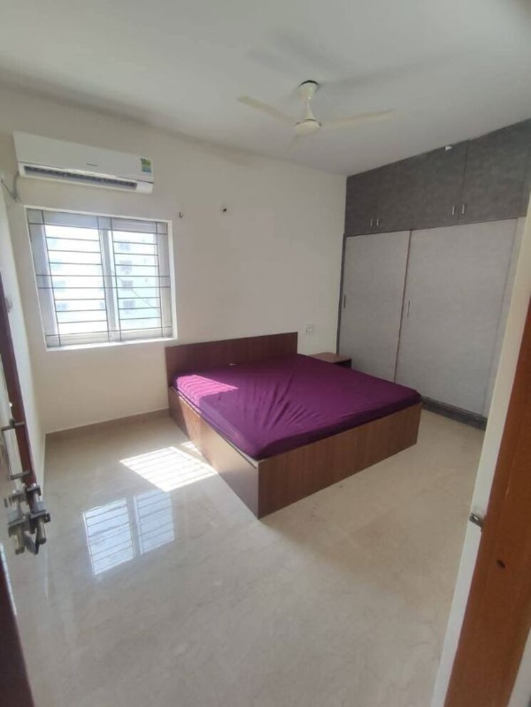 Room, kondapur 3 Bedroom 1750 Sq.Ft. Apartment In Kondapur Hyderabad 9813661