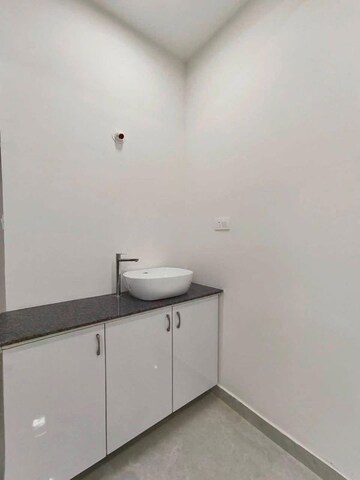 Furnished Amenities in 3 BHK Apartment at Kondapur – for Rent