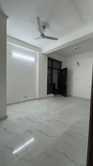 Room in 2 BHK Builder Floor at Chattarpur – for Rent