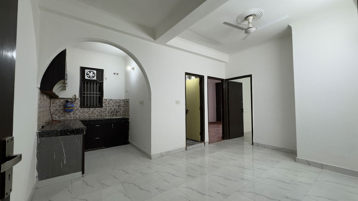 2 BHK + Servant Room Builder Floor For Rent in Chattarpur