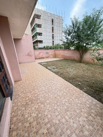 Balcony in 3 BHK Builder Floor at Omaxe Silver Birch, North Mullanpur – for Rent