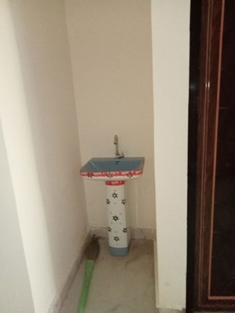 Bathroom, kamalpur 2 Bedroom 675 Sq.Ft. Builder Floor In Kamalpur Delhi 9813649