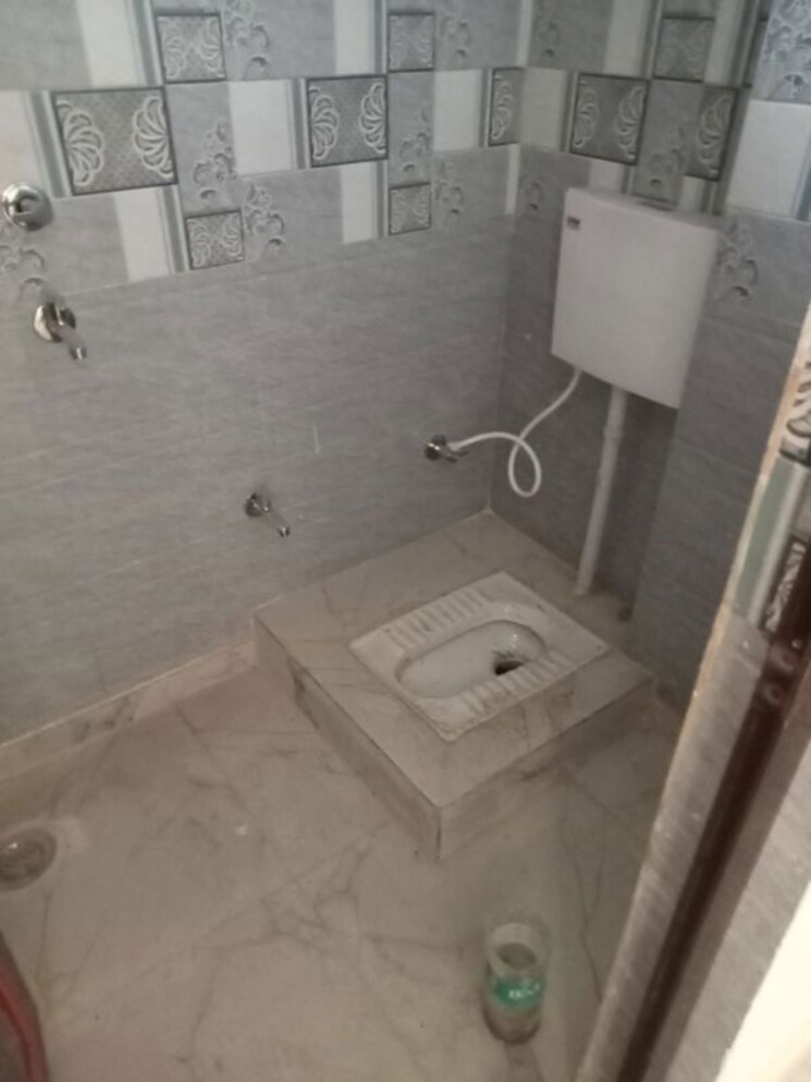 Bathroom, kamalpur 2 Bedroom 675 Sq.Ft. Builder Floor In Kamalpur Delhi 9813649