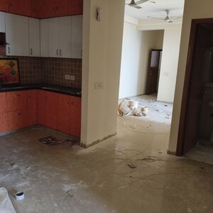 Room in 3 BHK Apartment at Mahagun Mywoods, Sector 16c Greater Noida – for Rent