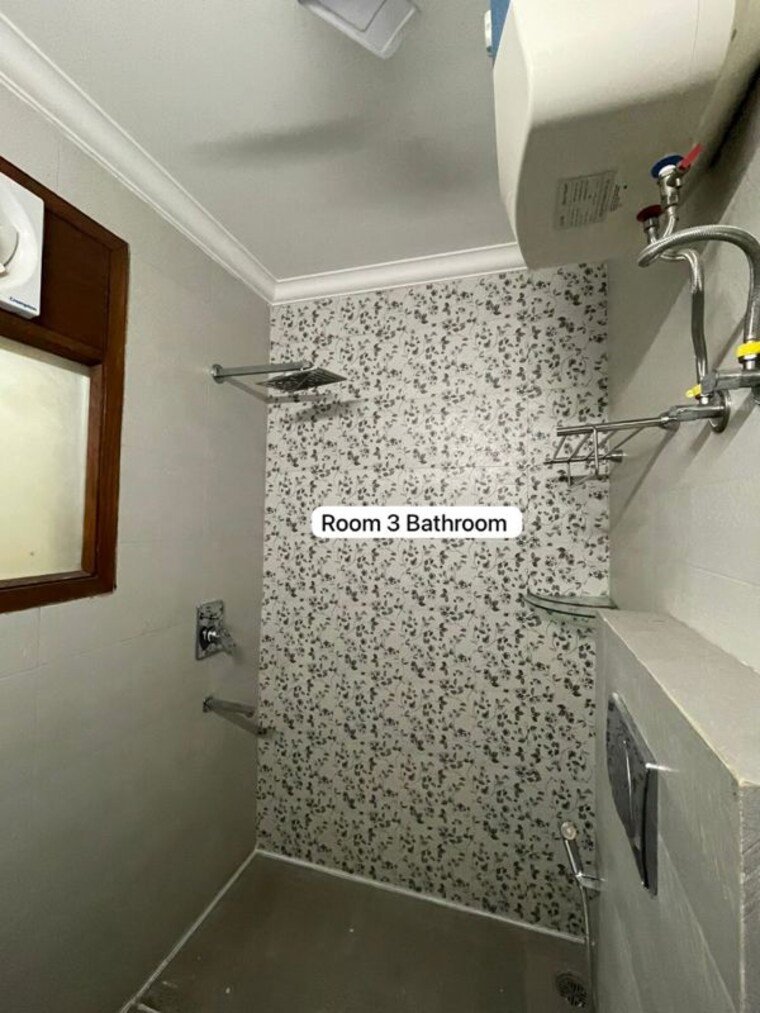 Bathroom, ansal-sushant-floors 3 Bedroom 270 Sq.Ft. Builder Floor In Sushant Lok ii Gurgaon 9813710